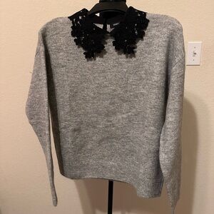 Ellen Tracy Rhinestone embellished gray sweater with floral lace collar. SzS NWT